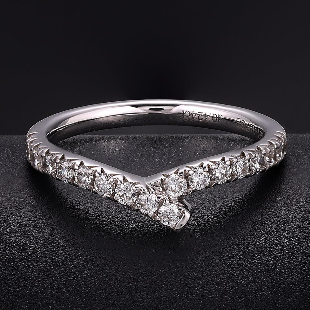 Glamorous Twisted 0.42Ct TW Round Cut Cross Over Ring Lab Diamond Band