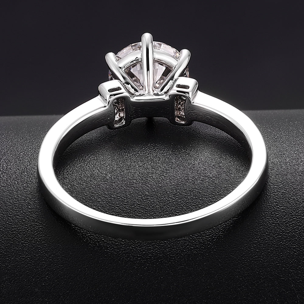 Stunning 1.30 Ct Round Solitaire White Gold Ring