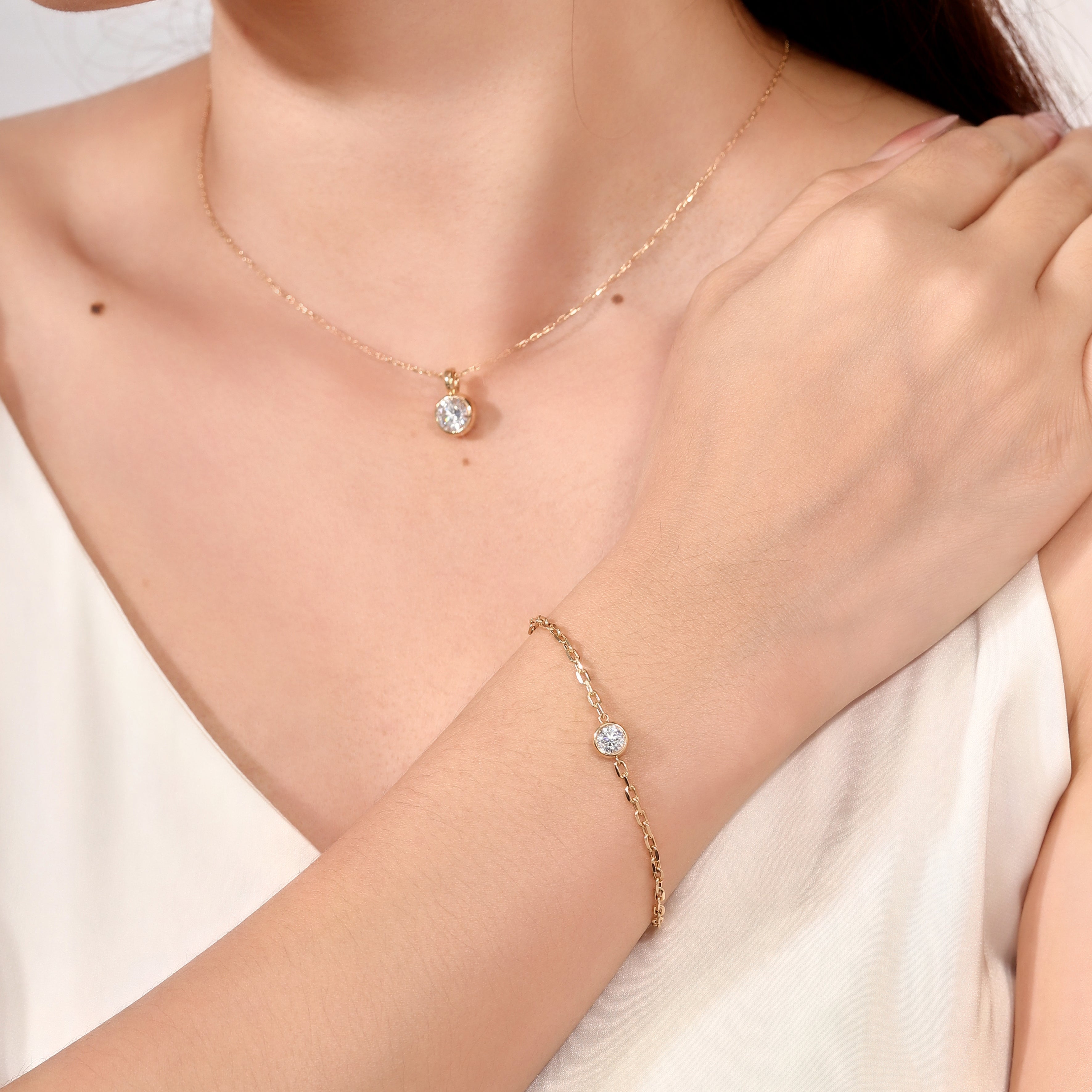 Classic Round Diamond Studs | Round-Cut Lab Diamond Earrings in 18K Yellow Gold