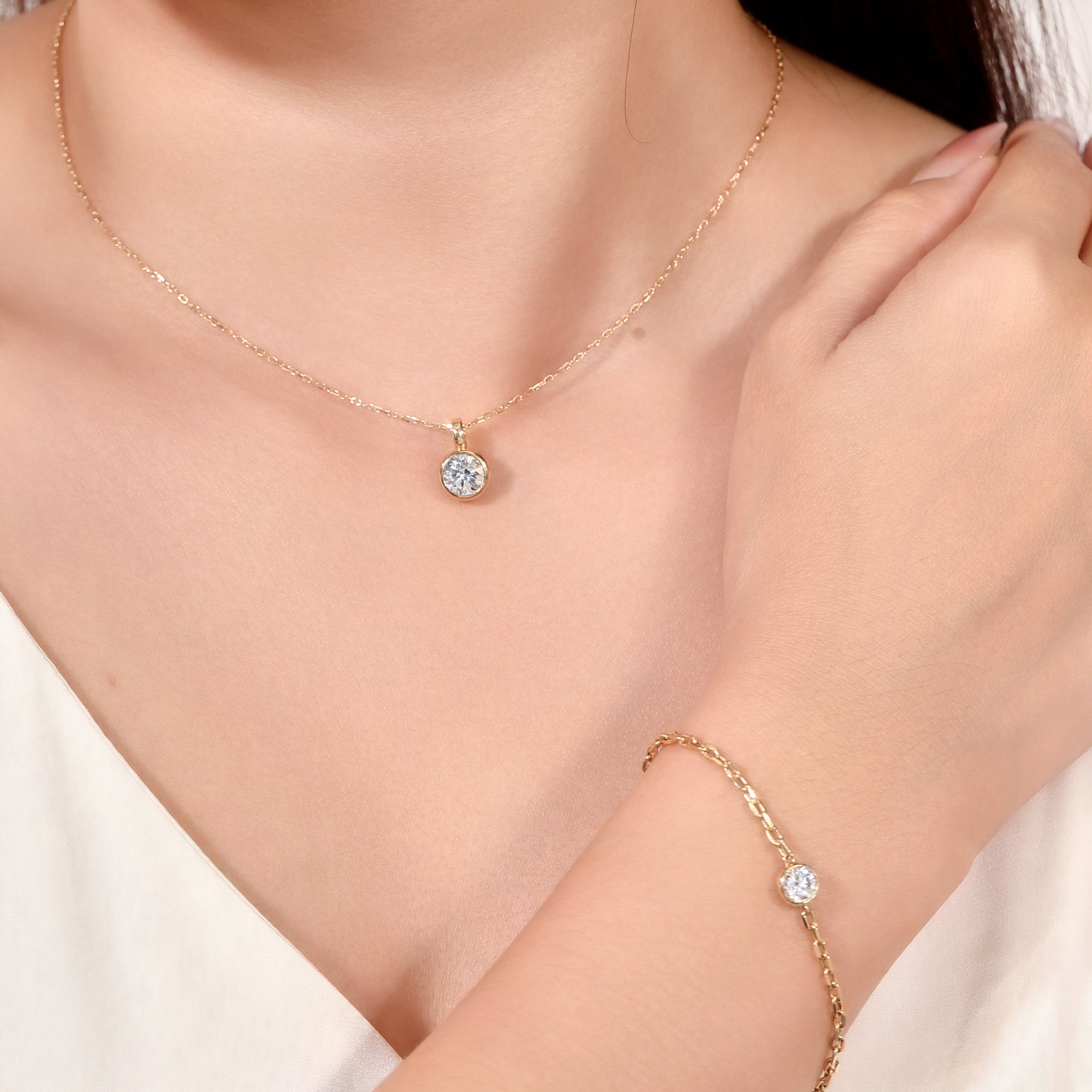 Golden Bubble Pendant in 18Kt Gold set with 1Ct Round Solitaire Lab Diamond (Pendant Only)