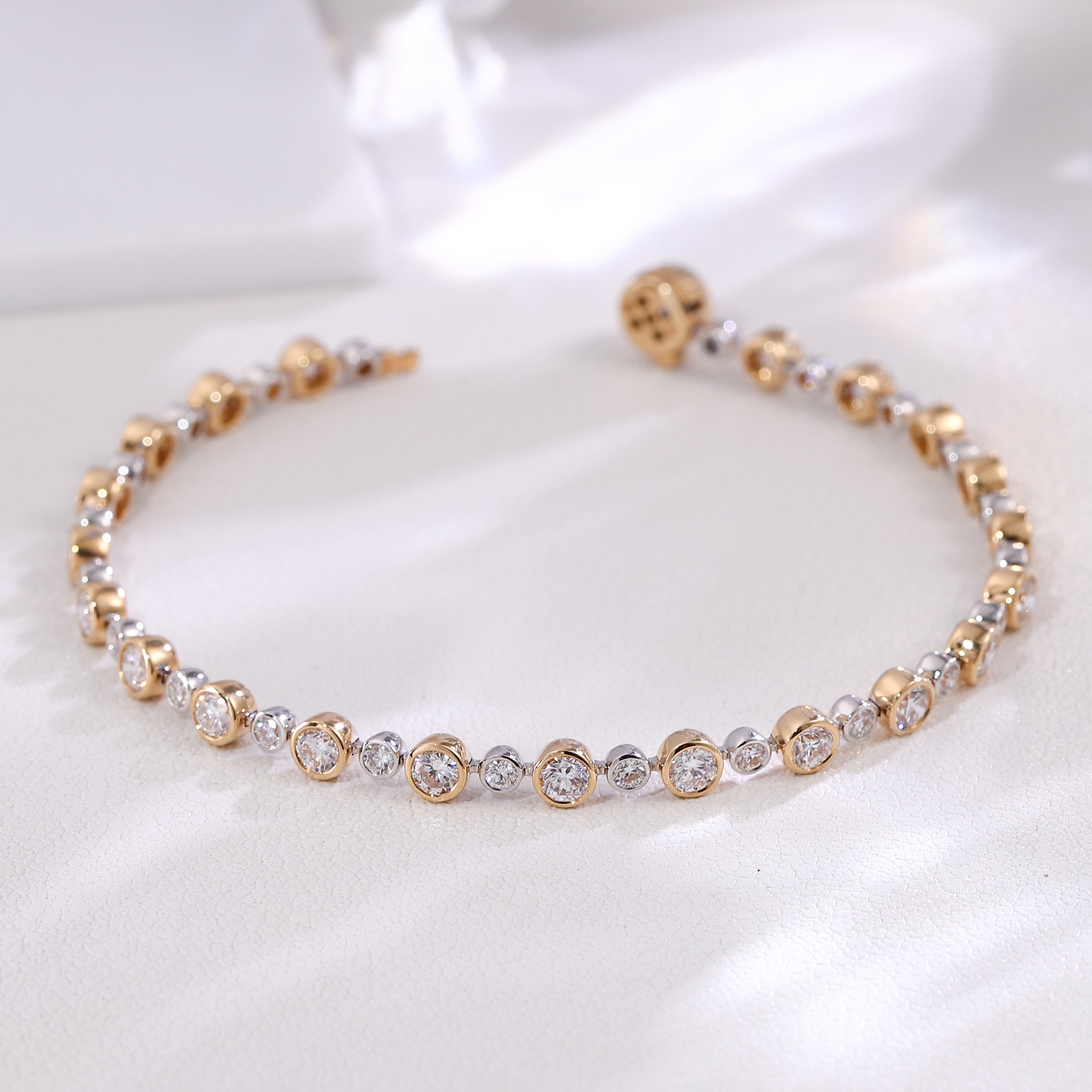 Dual-Tone 18Kt Radiance Lab Grown Diamond Bracelet | 18K Bracelet with Alternating 3.3ctw Round-Cut Lab Diamond