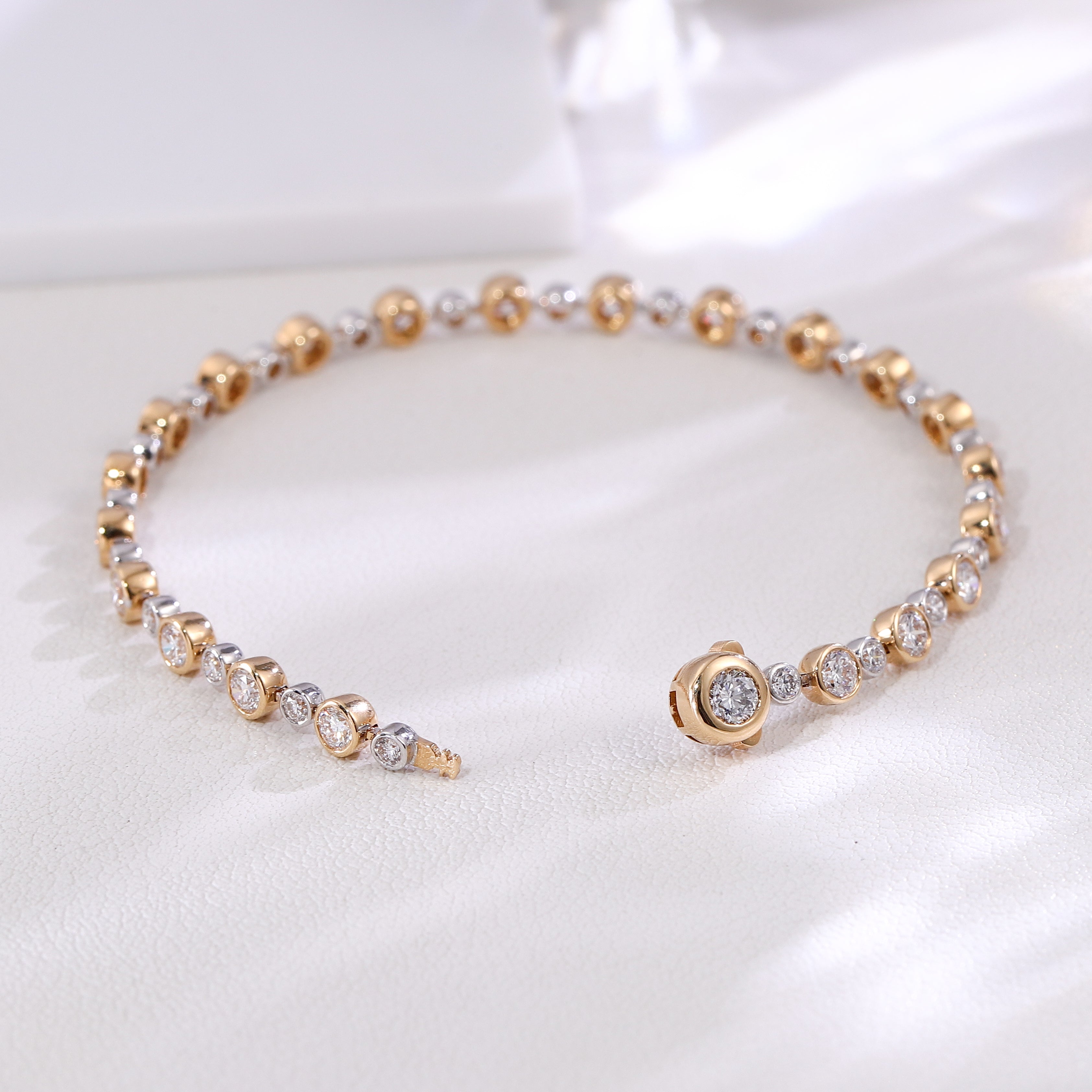Dual-Tone 18Kt Radiance Lab Grown Diamond Bracelet | 18K Bracelet with Alternating 3.3ctw Round-Cut Lab Diamond